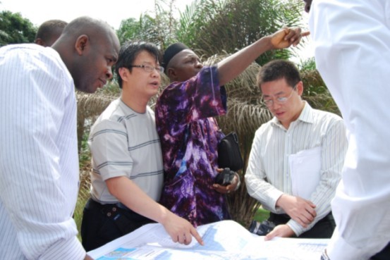 2011年5月12日至21日，应中非建设有限公司邀请，我司朱旭辉总经理赴万里之外的非洲塞拉利昂，进行
